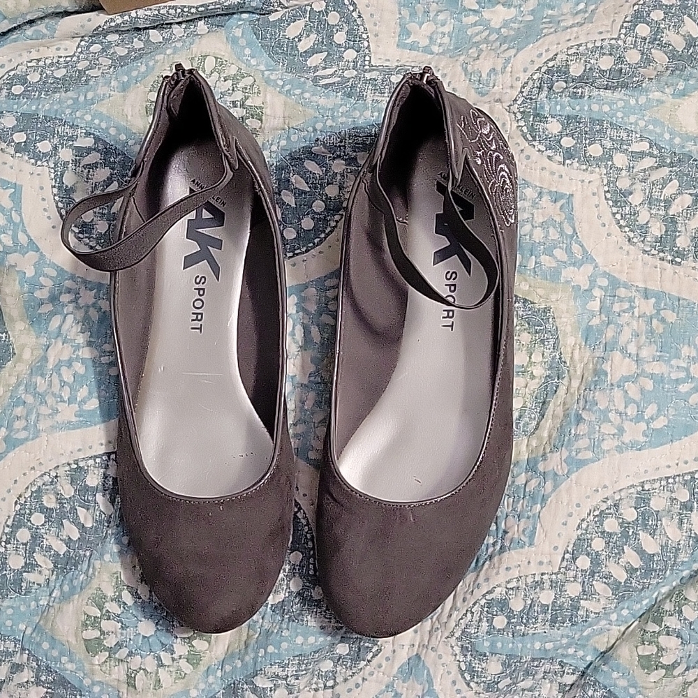 Anne Klein Sport lady's flats
